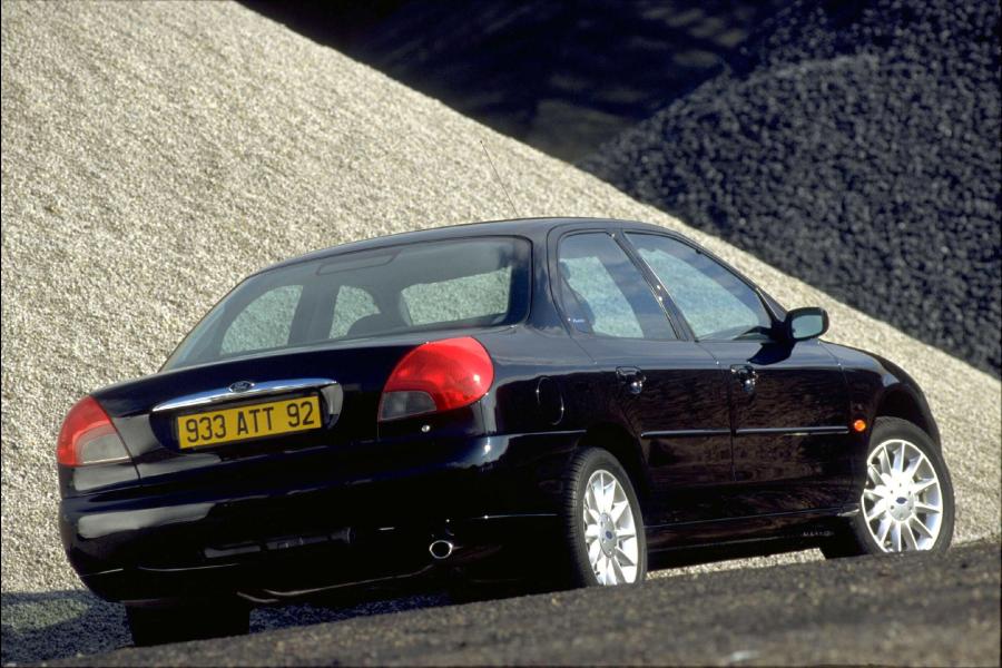  Ford Mondeo 1996 года  (фото 26 из 53)